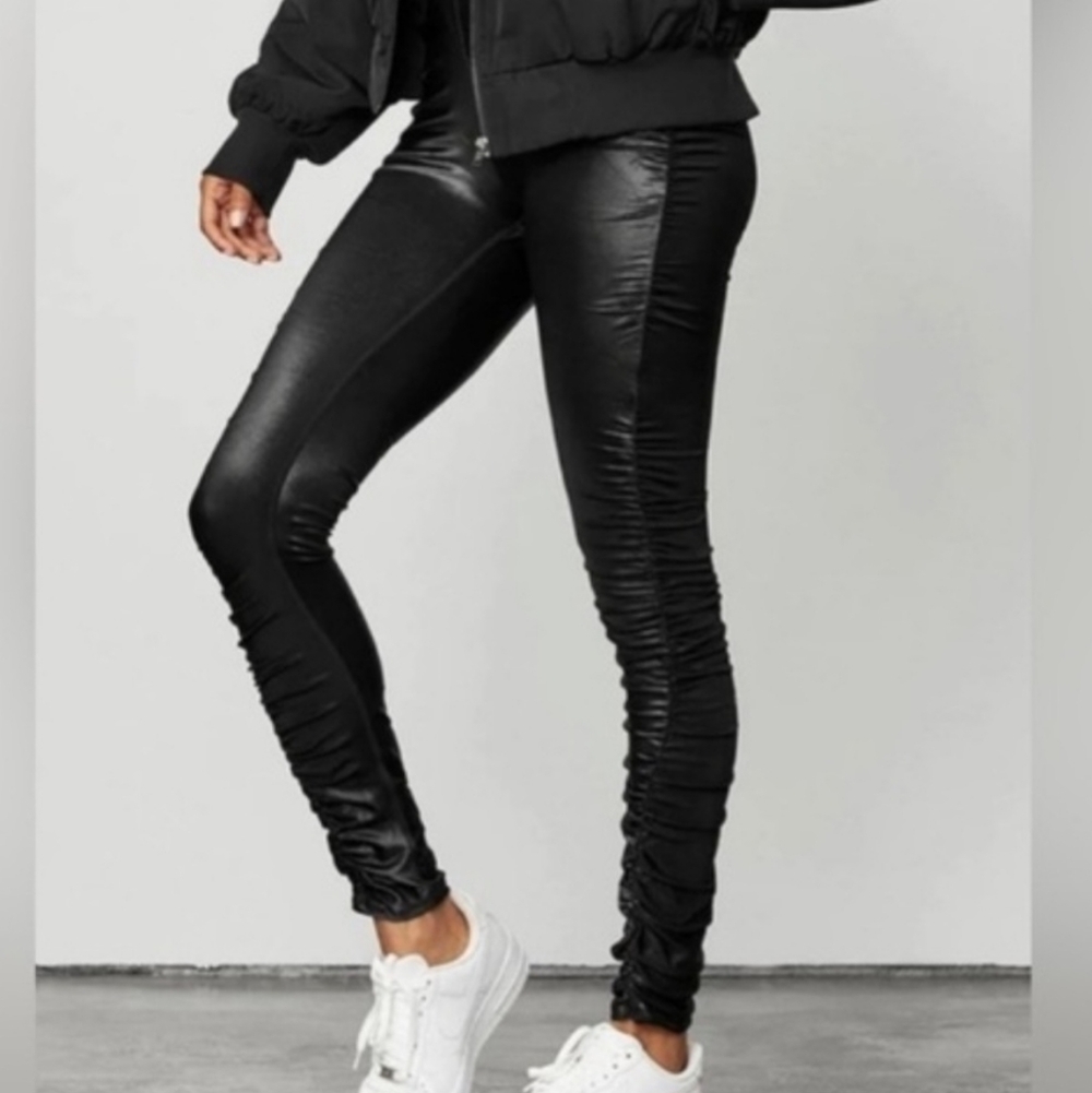 Alo Black Rouched Scrunchie Leggings size XS